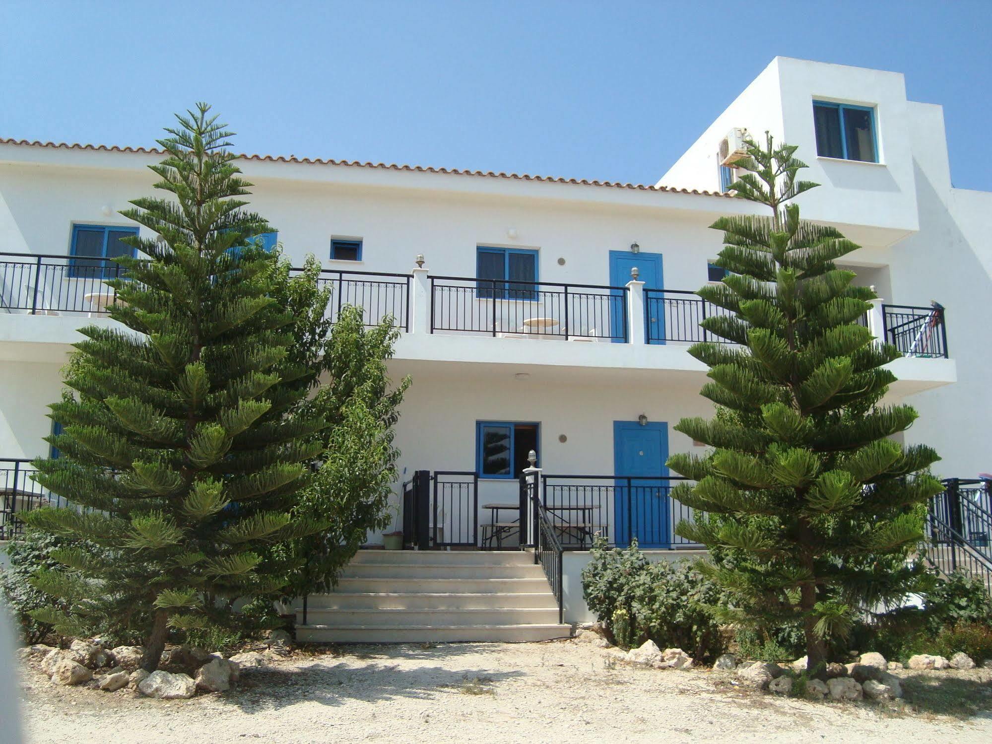 Socrates Apartments Polis Екстер'єр фото