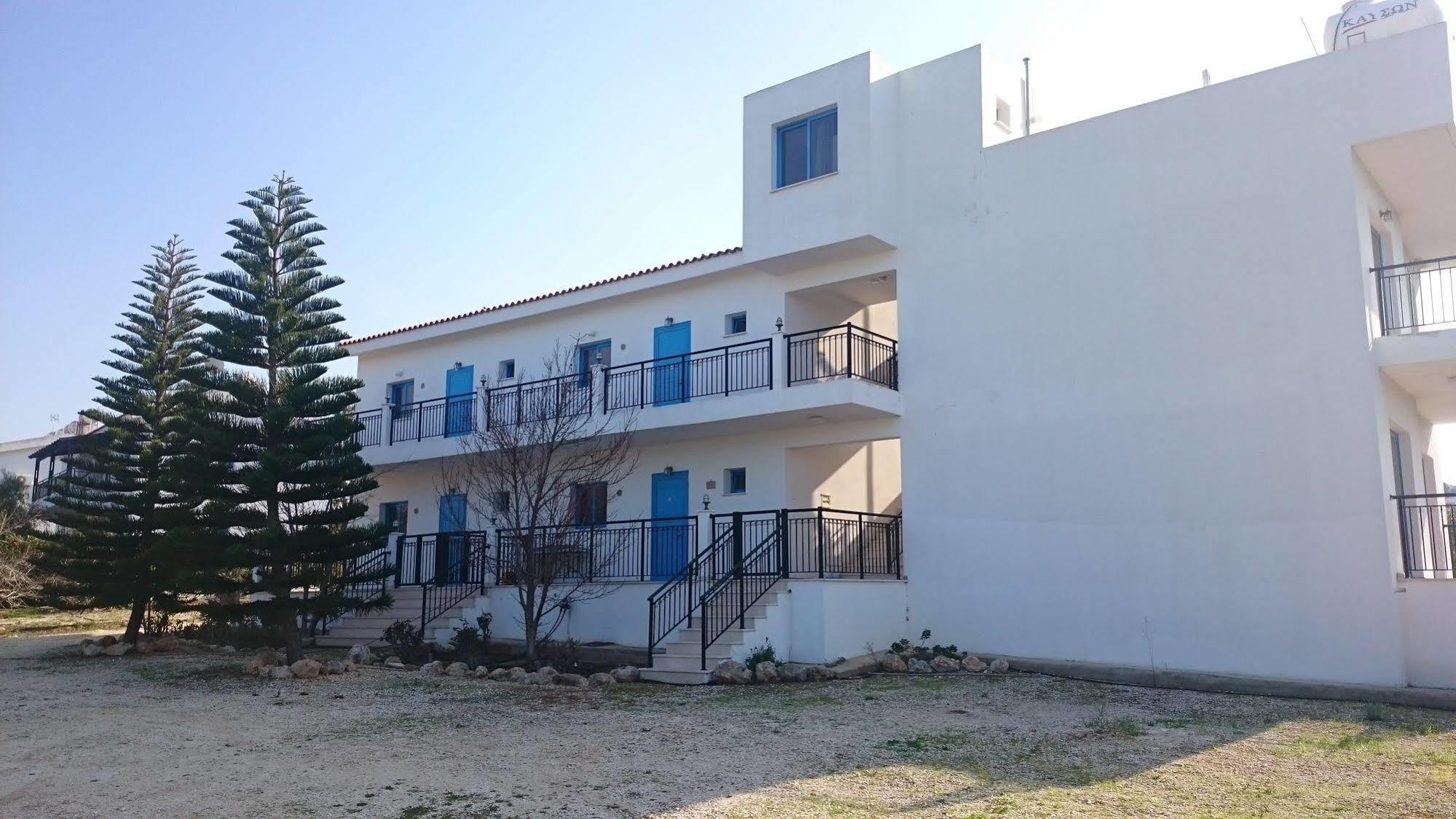 Socrates Apartments Polis Екстер'єр фото